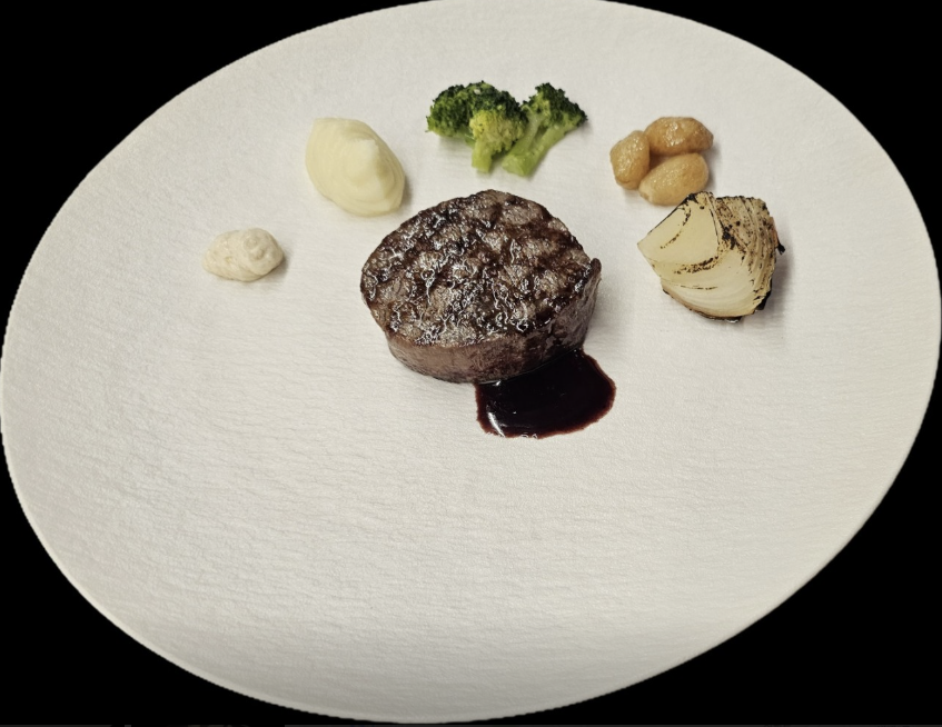 한우 스테이크 - 비스트로차이플러스 시그니처